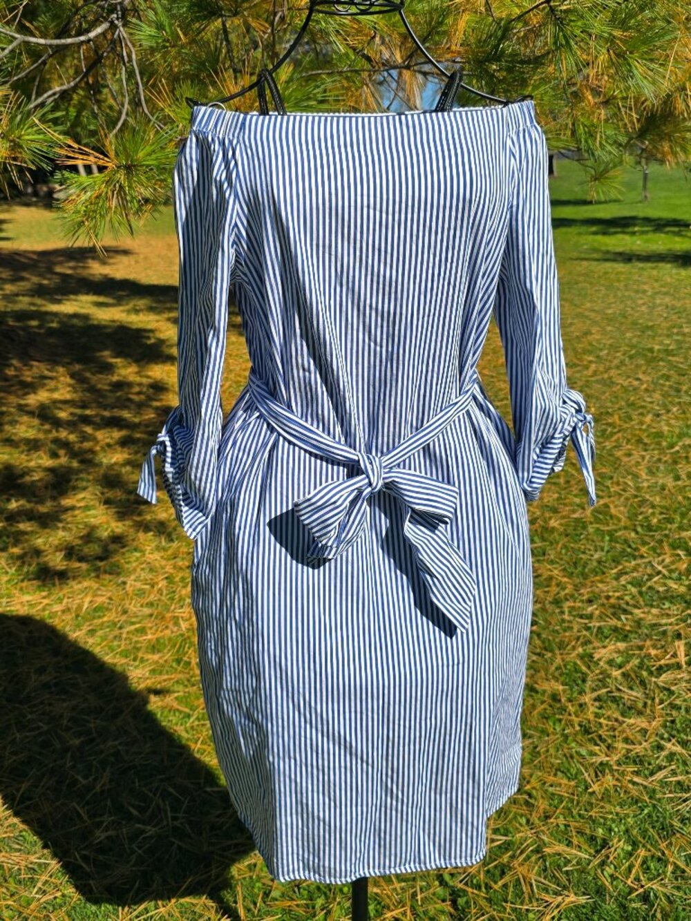 J Mclaughlin Off shoulder blue and white stripe dress, size S, EUC